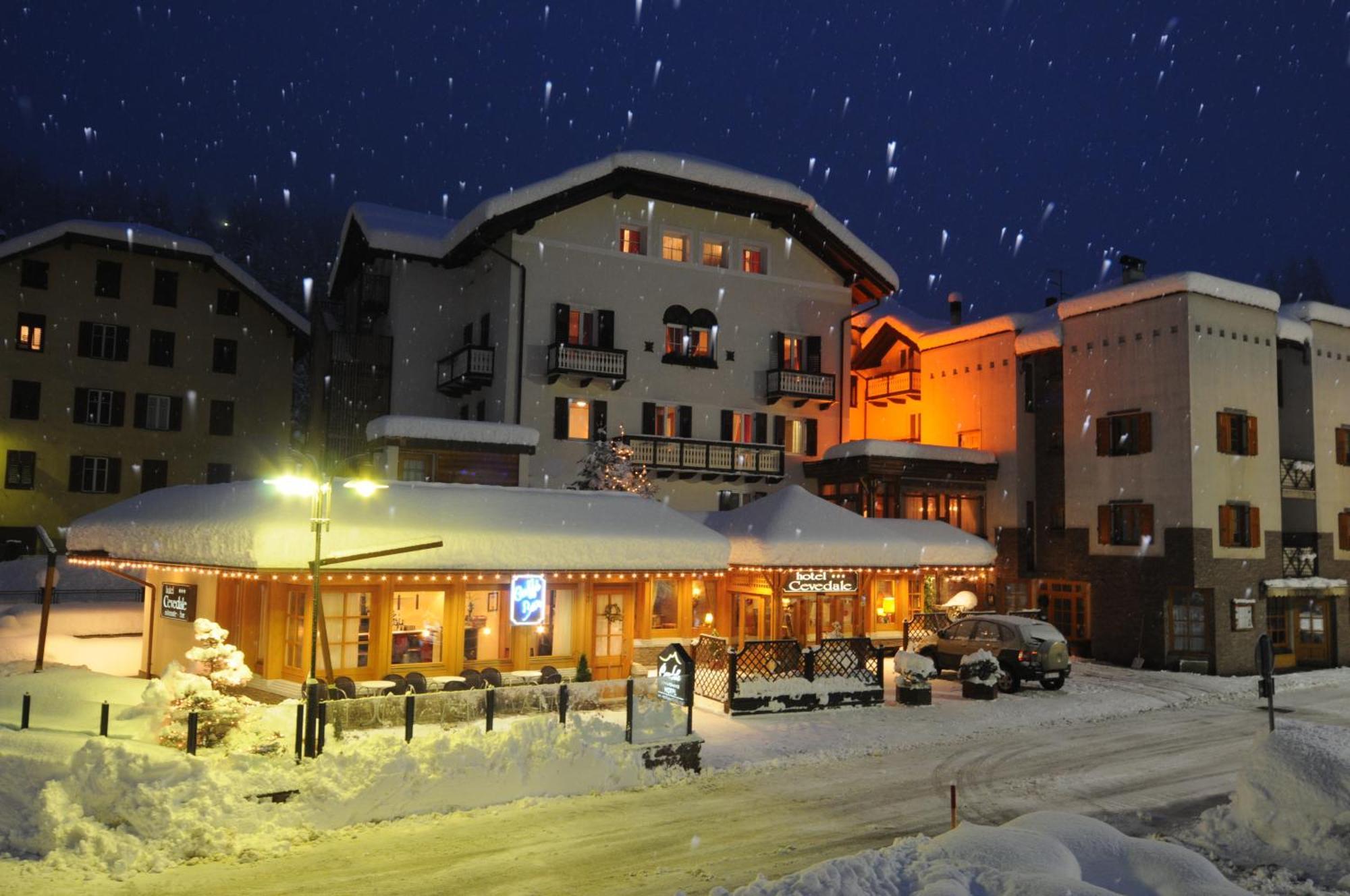 Hotel Cevedale Living Romance Hotel 코골로 외부 사진