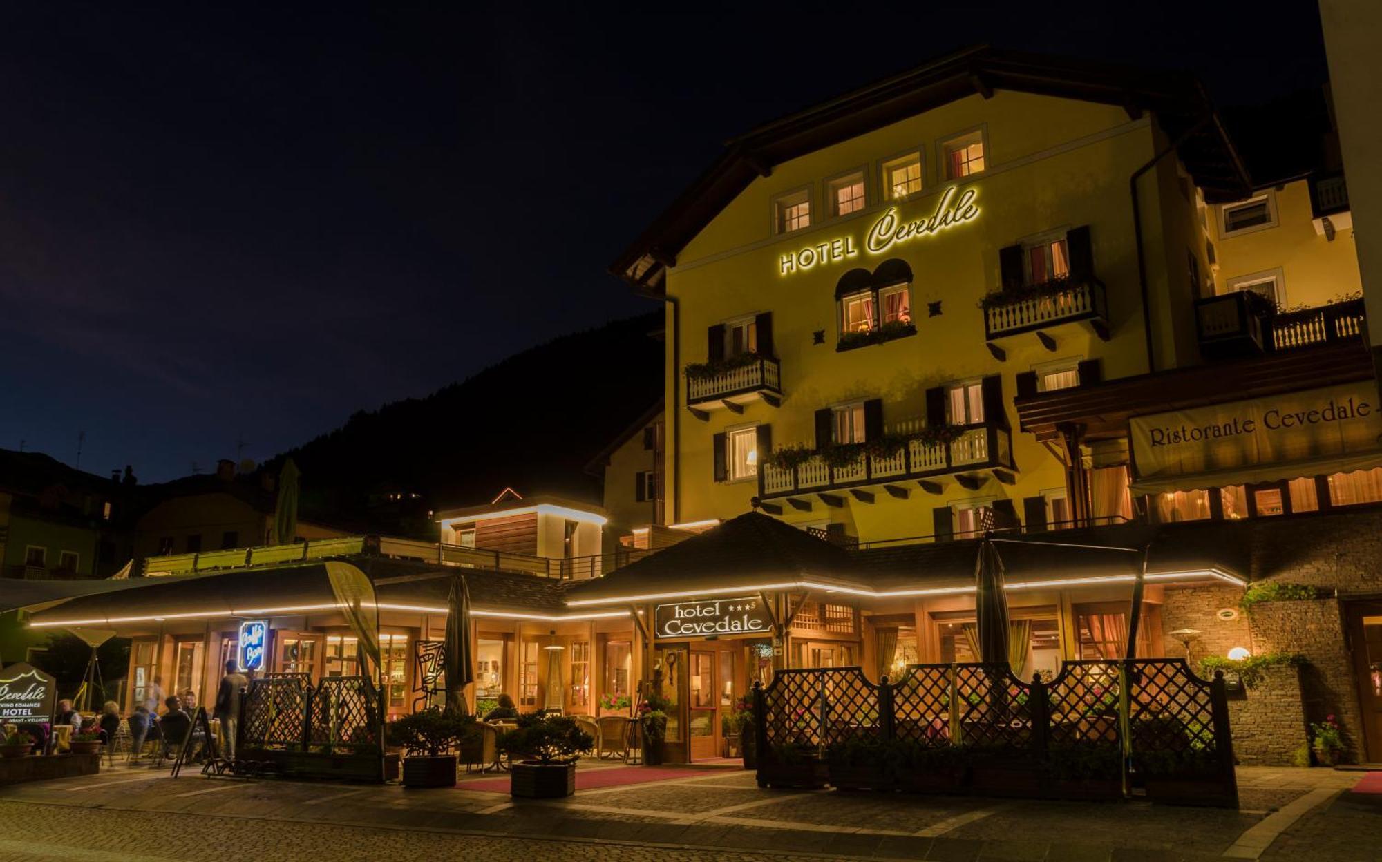 Hotel Cevedale Living Romance Hotel 코골로 외부 사진