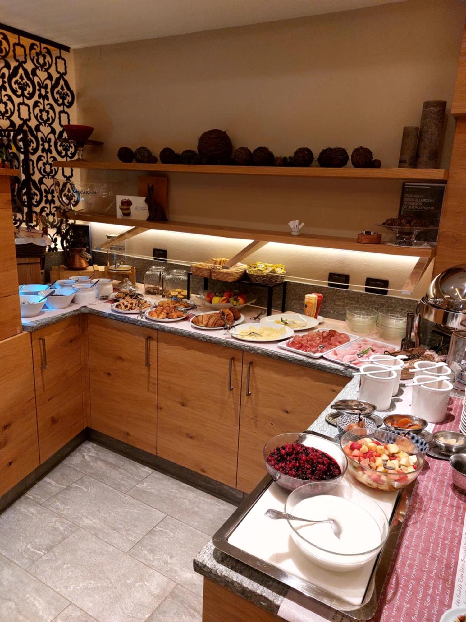 Hotel Cevedale Living Romance Hotel 코골로 외부 사진