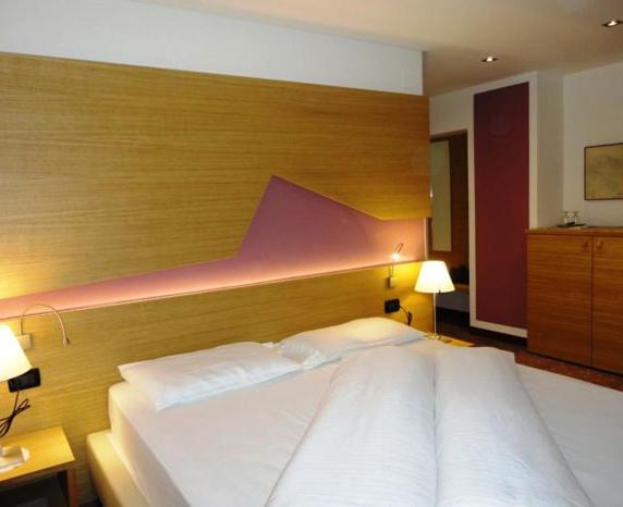 Hotel Cevedale Living Romance Hotel 코골로 객실 사진