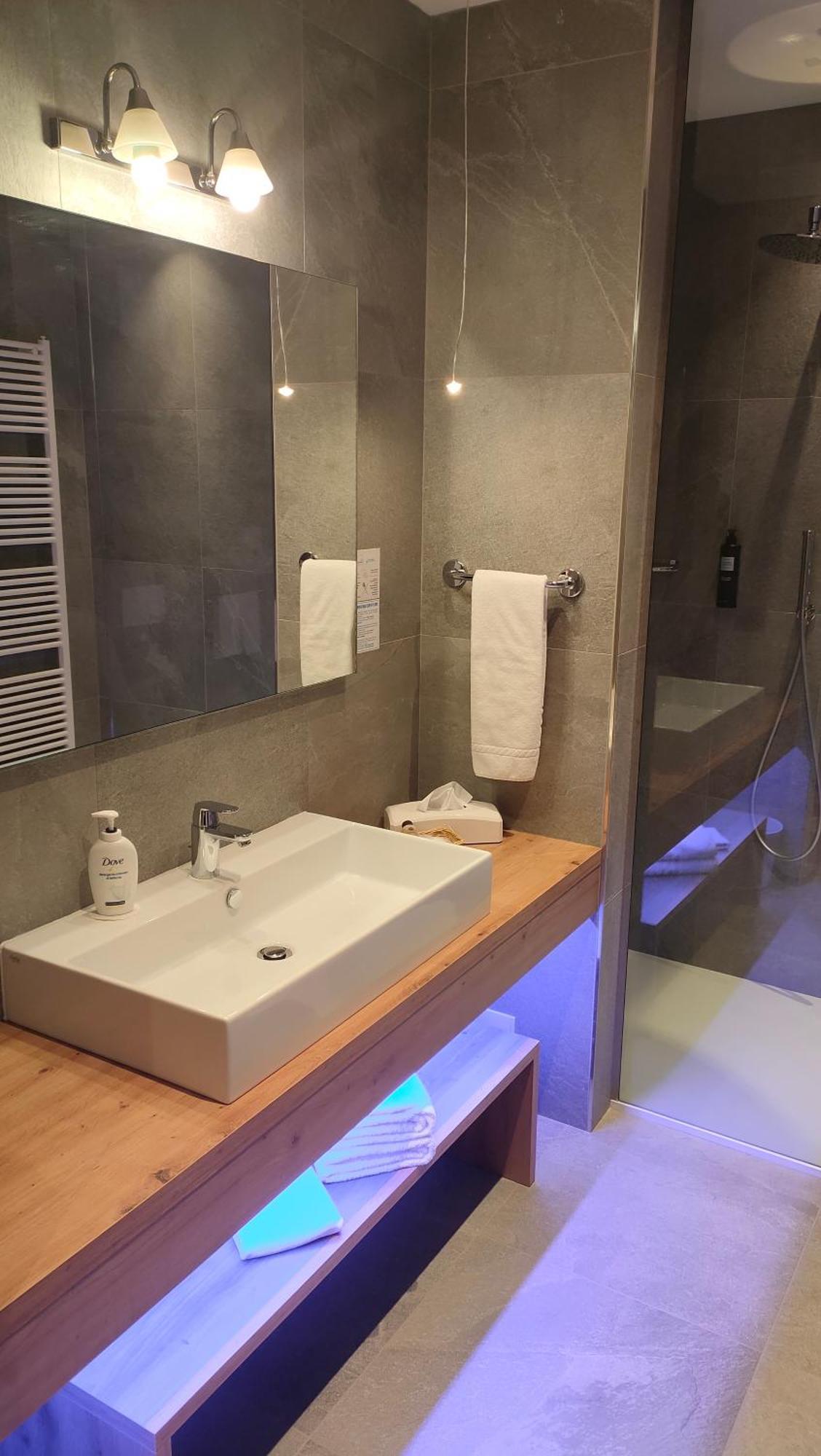 Hotel Cevedale Living Romance Hotel 코골로 외부 사진