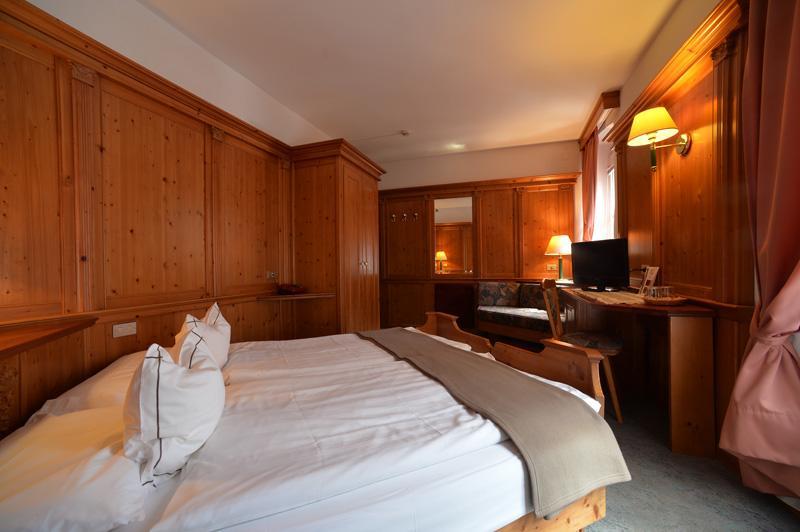 Hotel Cevedale Living Romance Hotel 코골로 외부 사진