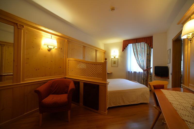 Hotel Cevedale Living Romance Hotel 코골로 외부 사진