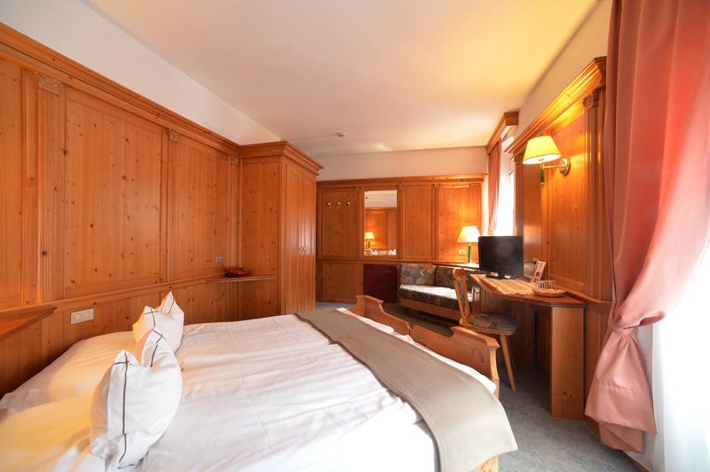 Hotel Cevedale Living Romance Hotel 코골로 외부 사진