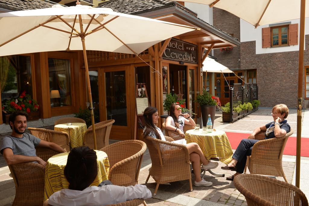 Hotel Cevedale Living Romance Hotel 코골로 외부 사진