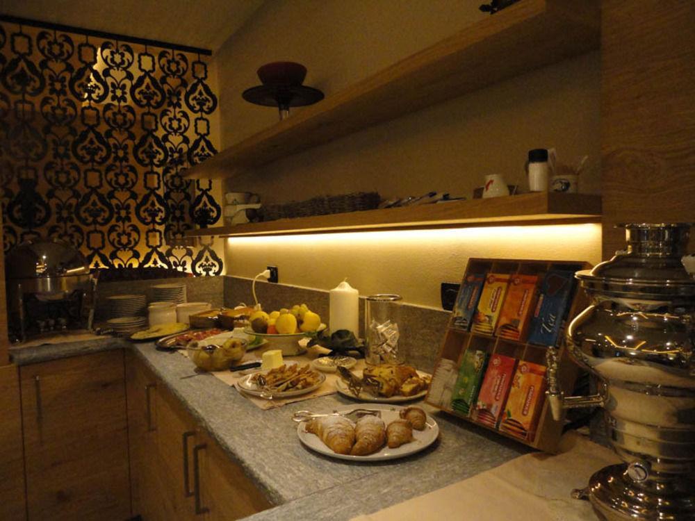 Hotel Cevedale Living Romance Hotel 코골로 외부 사진