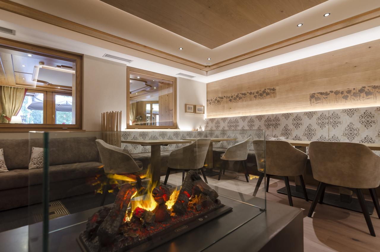Hotel Cevedale Living Romance Hotel 코골로 외부 사진